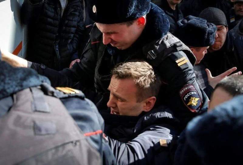 Полицейские задержали Алексея Навального